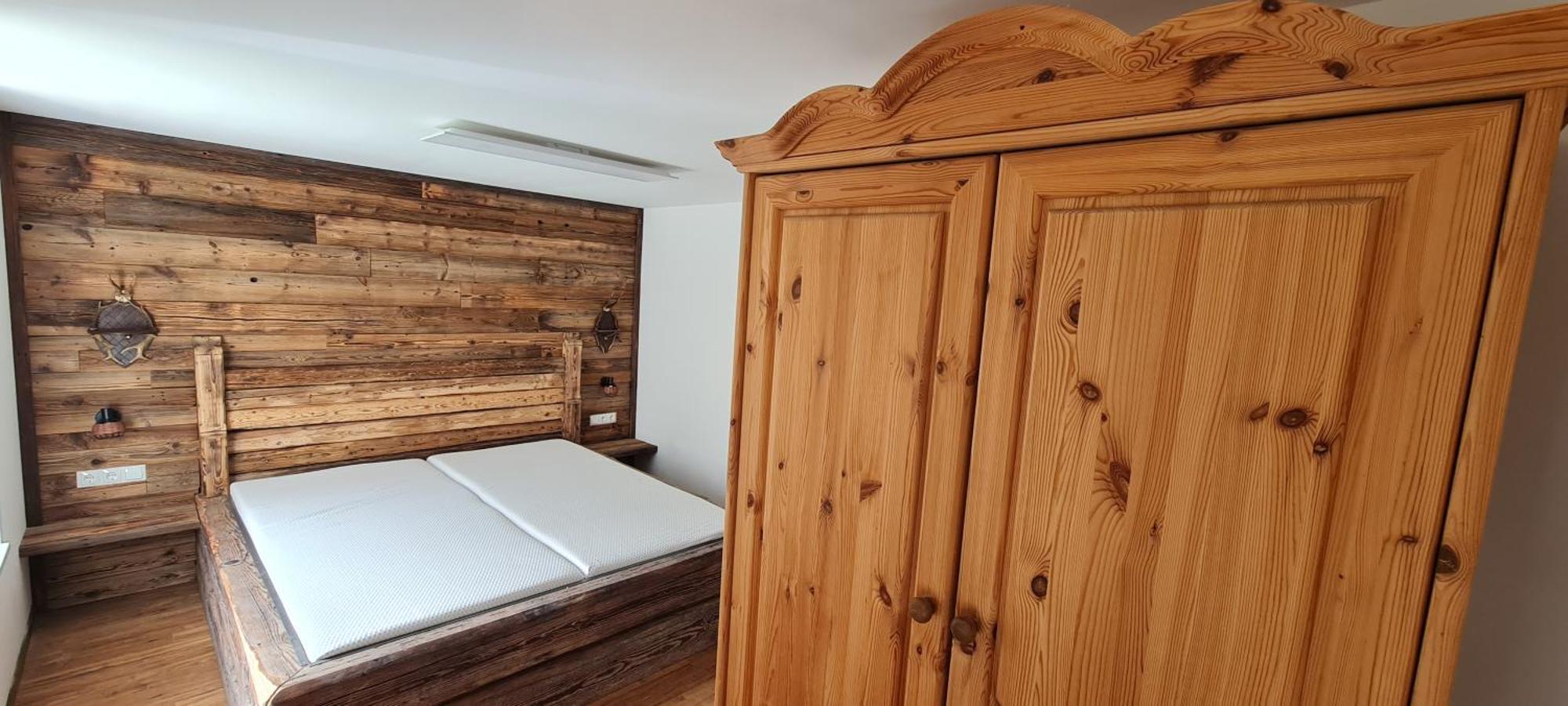 Apartment Gaestehaus Hirschstein - Hochwertige In Sehr Ruhiger Lage Direkt Am Fluss Goeltzsch *
